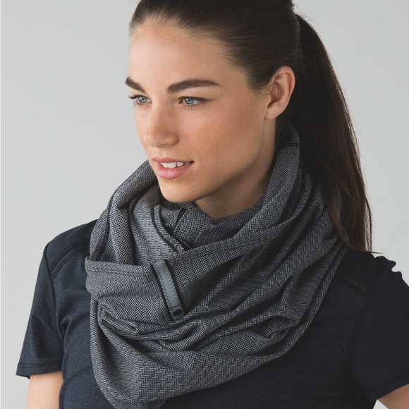 Lulu Vinyasa Scarf - Picture 1 of 5